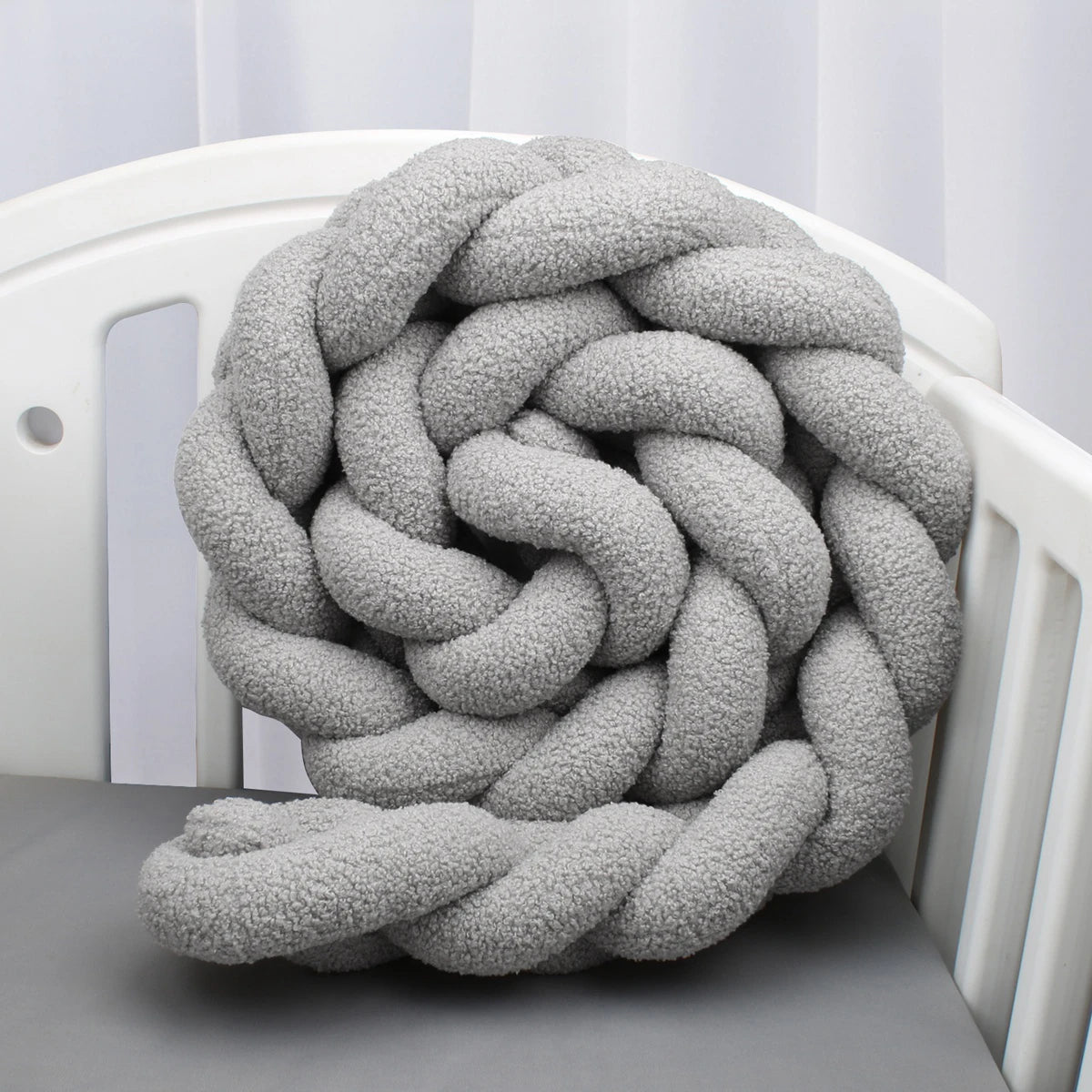 3-knot braided cushion – 4 m – Decorative textile accessory for children's room