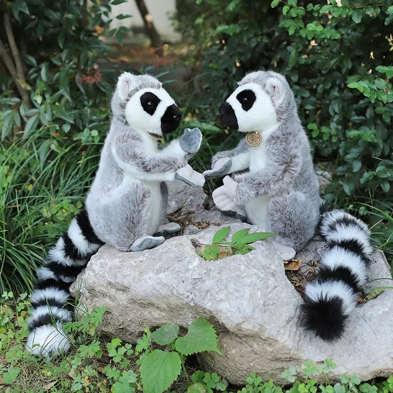 Peluche Lémurien Réaliste – Compagnon Doux et Original