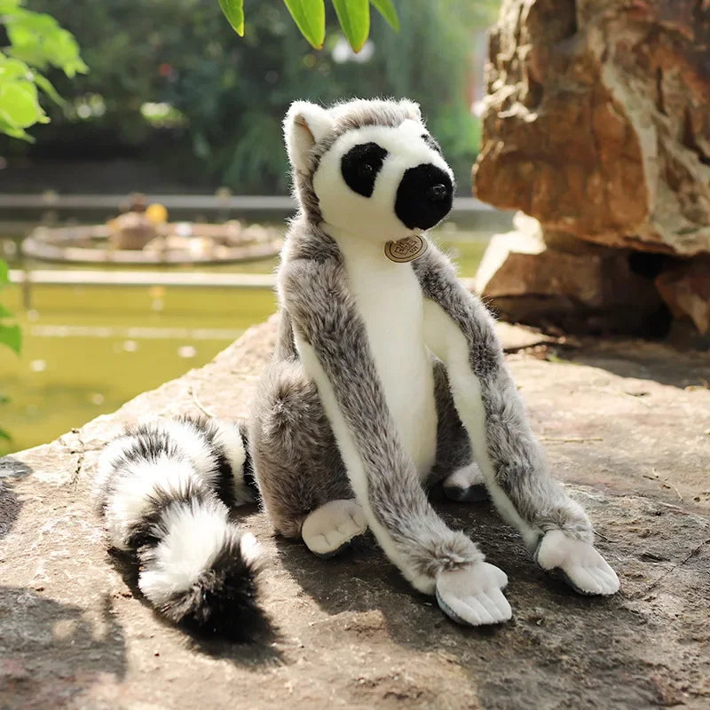 Peluche Lémurien Réaliste – Compagnon Doux et Original