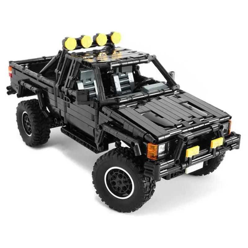 MOC-112058 Toyota 4x4 SR5 Xtracab Truck / Hilux Pickup - Back to the Future