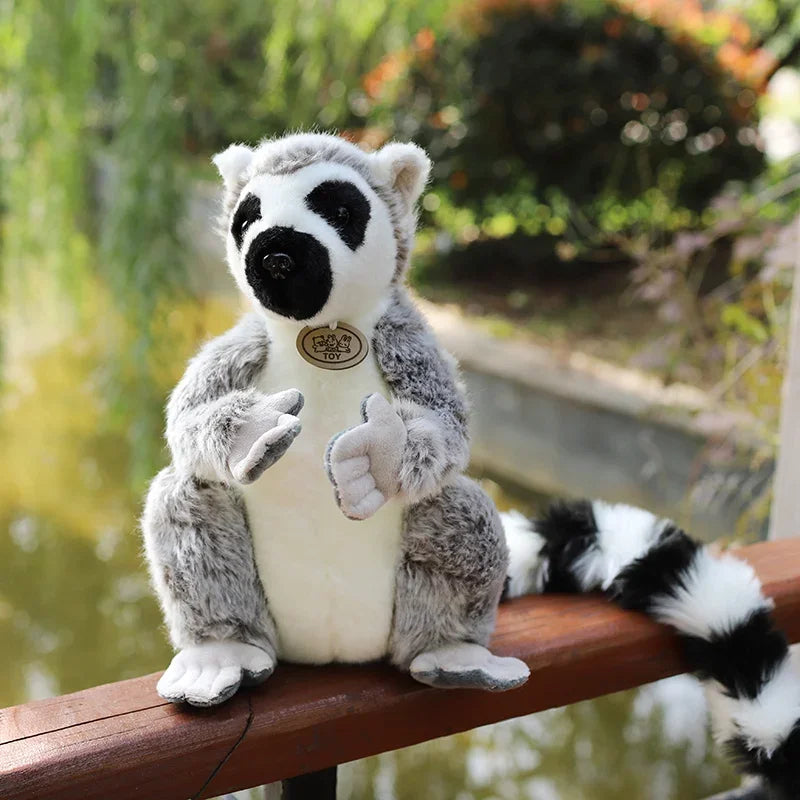 Peluche Lémurien Réaliste – Compagnon Doux et Original