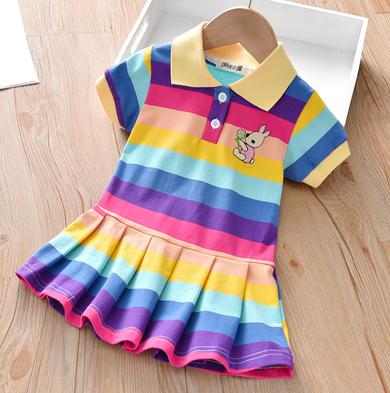pequeño vestido colorido