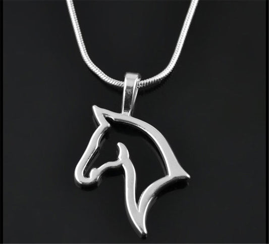 Horse chain and pendant