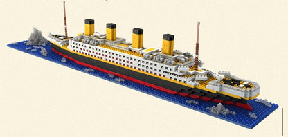 Titanic in building bricks