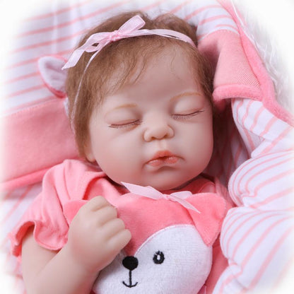 Bebé con los ojos cerrados Danyka 50 cm