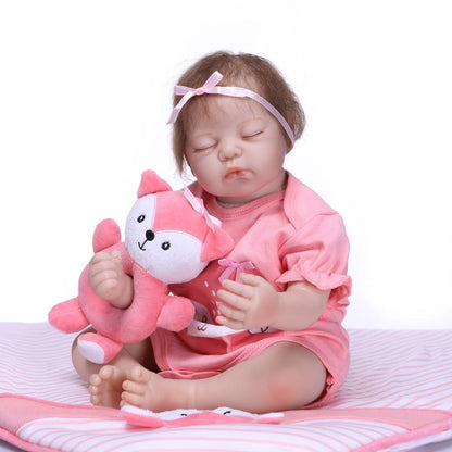 Bebé con los ojos cerrados Danyka 50 cm